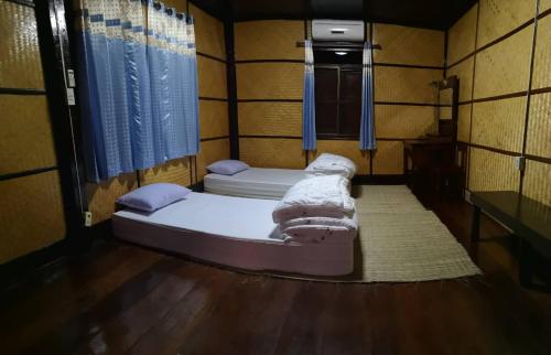 บ้านสวนยายนาง ( บ้านสวนยายนาง )