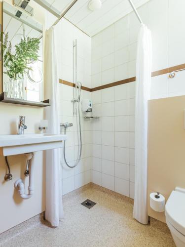 Budget Rooms Gstaad