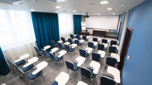 Park Inn by Radisson Novosibirsk - image 2