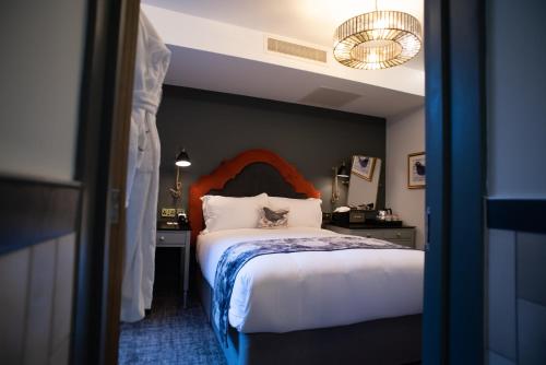 Blackbird - image 13