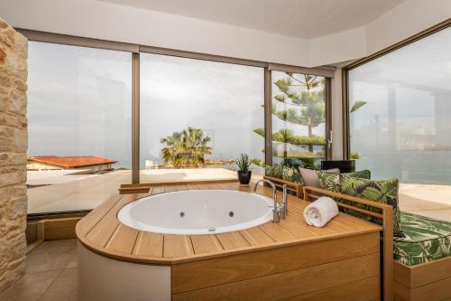 Kalamaki Luxury Suites 5