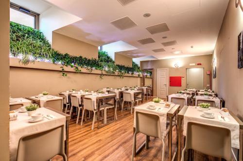 Al Manthia Hotel