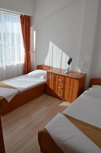 Apartments Pirovcanka - image 7