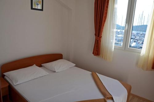 Apartments Pirovcanka - main image