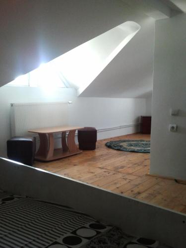 2 bedrooms, 2 beds
