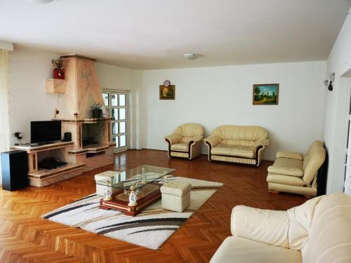 Vila Andreea In Predeal Romania Reviews Prices Planet Of Hotels Vila Andreea In Predeal Romania Reviews Prices Planet Of Hotels