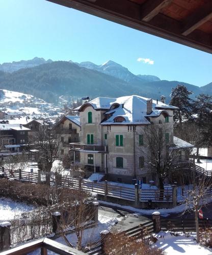 Balkons/terase, La finestra sulle Dolomiti - The Window to the Dolomites in Tonadico