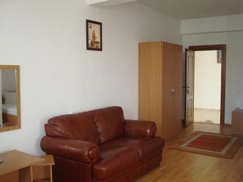 One-Bedroom Suite image 10