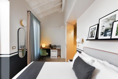 Velvet Grey Boutique Hotel - image 11