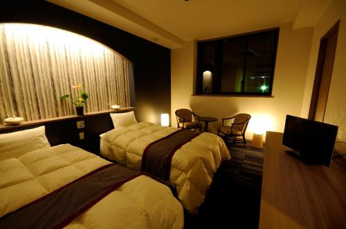 Oyado Yukizumi Oyado Yukizumi is conveniently located in the popular Kusatsu area. The property has everything you need for a comfortable stay. Service-minded staff will welcome and guide you at Oyado Yukizumi. Each