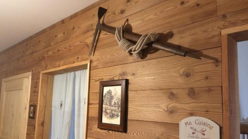 One-Bedroom Apartment image 9