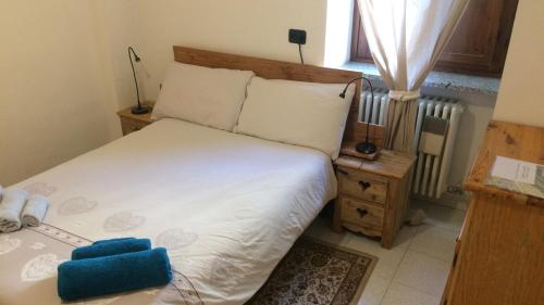 One-Bedroom Apartment image 6