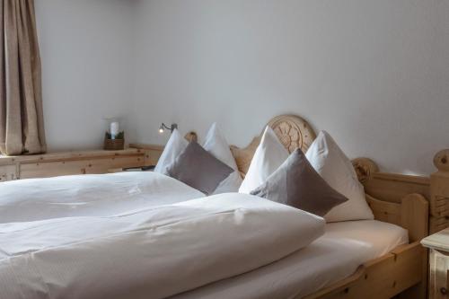 2 twin beds