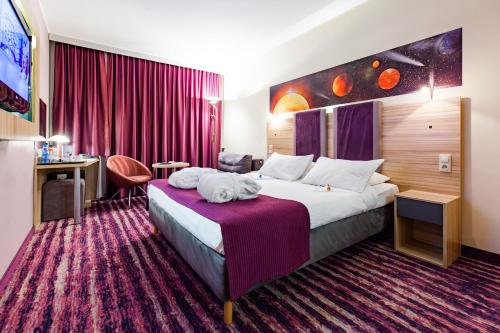 Galaxy Hotel - image 6