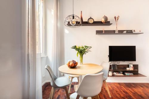 Living RHome - Condotti Apartment, Roma