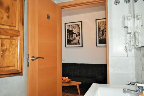 Urban Suites Granada - image 7