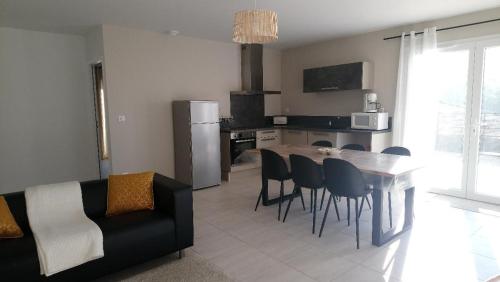 Villa Larzac in Saint Georges De Luzencon