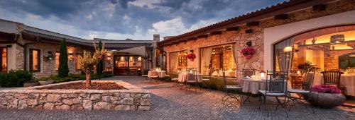 Zornitza Family Estate Relais & Châteaux