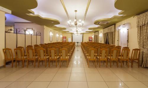 Salles de réunion / de bal, Dworek Różany Hotel & Restauracja (Dworek Rozany Hotel & Restauracja) in Namyslow