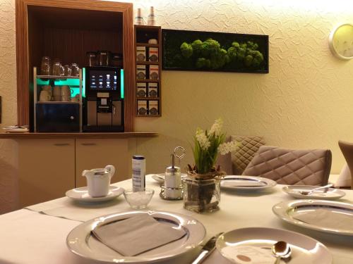 Hotel am Springhorstsee 4