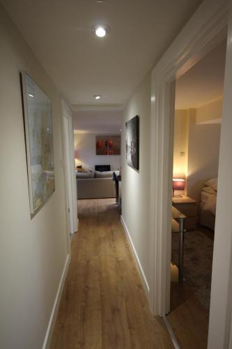 Easter Arr Courtyard Apartment in Cawdor