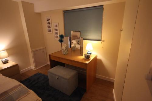 Easter Arr Courtyard Apartment - image 11
