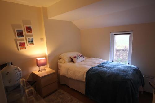 Easter Arr Courtyard Apartment - image 6
