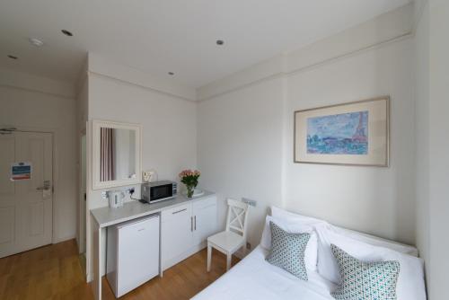 No 23 in West Kensington