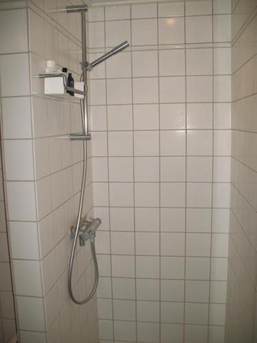 Esben Juhls Guest Room - image 3