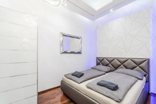 Amora Homes Breathless view Parliament 2 Luxury Suites with terrace FREE PARKING RESERVATION NEEDED, Budapest (photo 8)