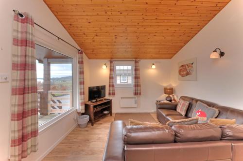 Two-Bedroom Lodge with Lake View C