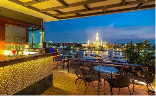 ห้องอาหาร, ศาลาอรุณ (Sala Arun) near มัสยิดต้นสน