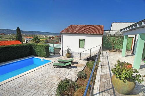 Spacious Villa in Parecag with a Swimming Pool