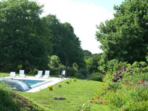 Úszómedence, Gite Le Logis de l'Etang de l'Aune in Iffendic