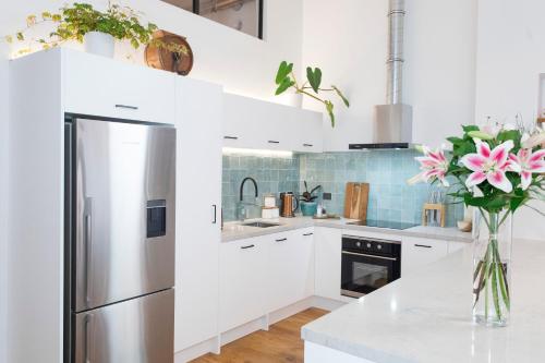 Anzac North Loft - 4 Bedrooms & 2 Free Car Parks, Окленд (фото 11)