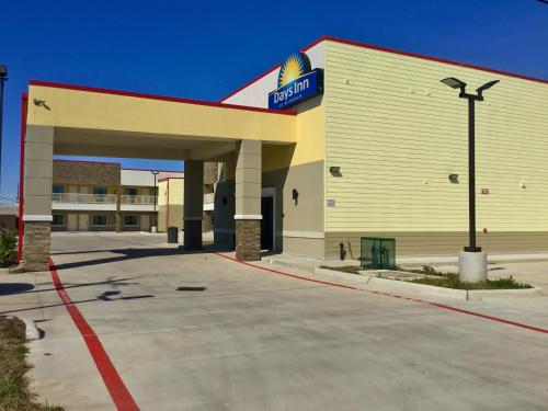 Days Inn by Wyndham Freeport