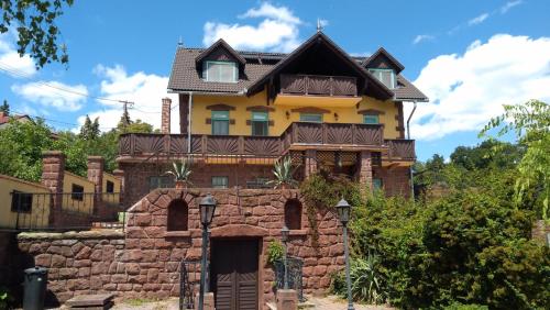 Εξωτερική όψη, Balatoni Panorama Villa in Μπαλατοναλμάντι