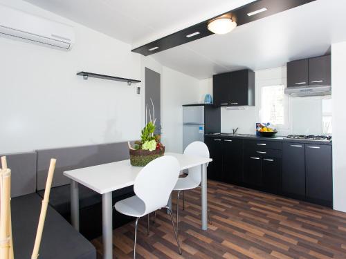 Superior Mobile Homes in Camping Kastanija - image 7