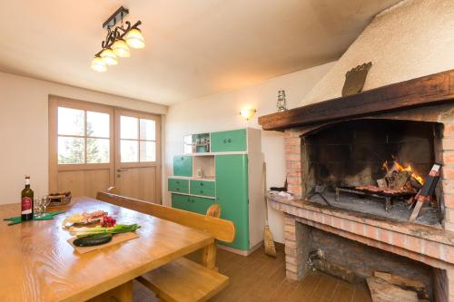 Holiday Home Kuća za odmor LEA - Ravna Gora (Holiday Home Kuca za odmor LEA - Ravna Gora) in 瓦夫娜戈拉