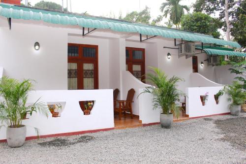 Hispaniola inn Mirissa