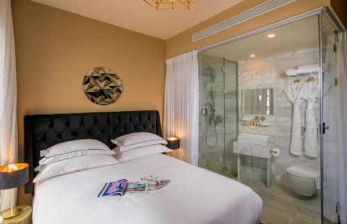 room detail thumbnail 1