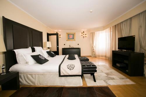 Vice-Presidential Suite image 3