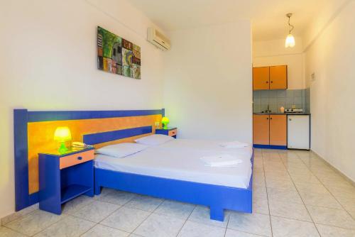 2 twin beds