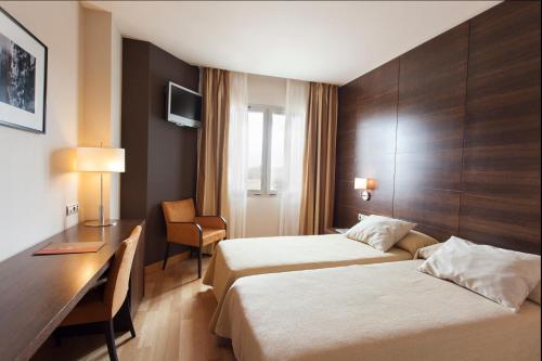 2 twin beds