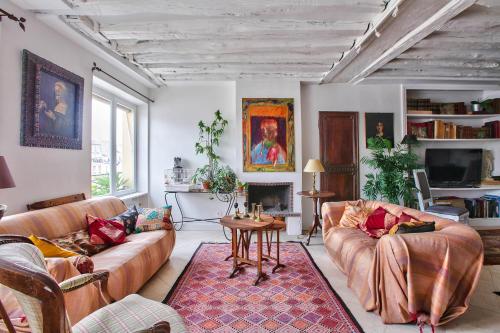 Superb apartment for 4 Saint-Paul / Le Marais by weekome