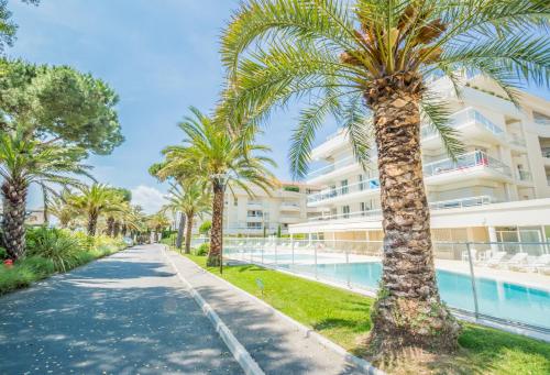Sunlight Properties - 'Kahlua' - Cannes - Sea front