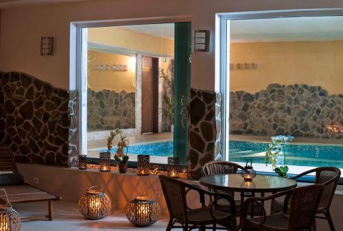 Басейн, Dixon Hotel in Банська Бистриця