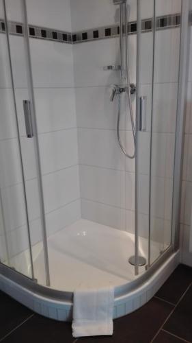 2 bedrooms, 3 beds