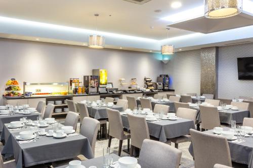 Empire Lisbon Hotel - image 2