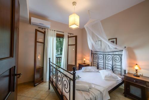  Anna Apartments in Lithakia